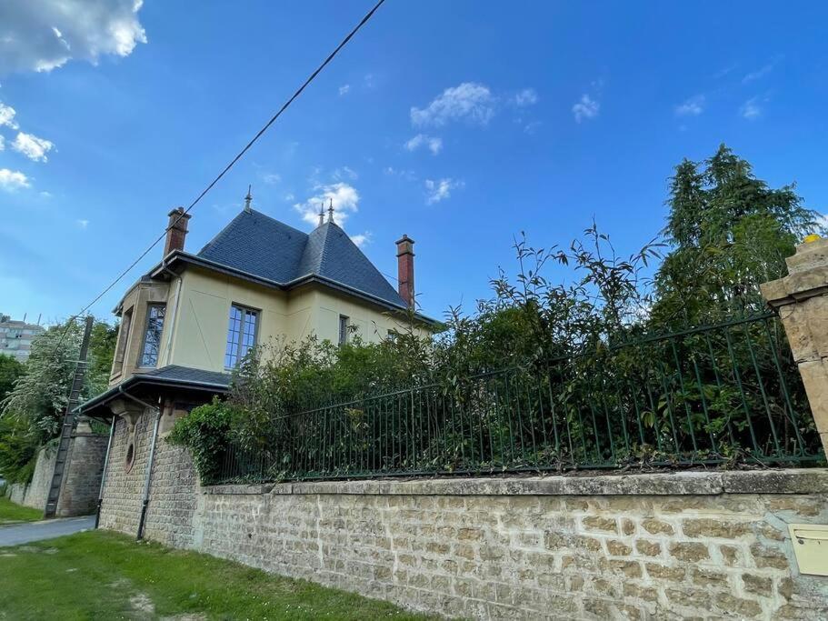Maison Independante La Quietas Sur Les Hauteurs De Sedan Esterno foto