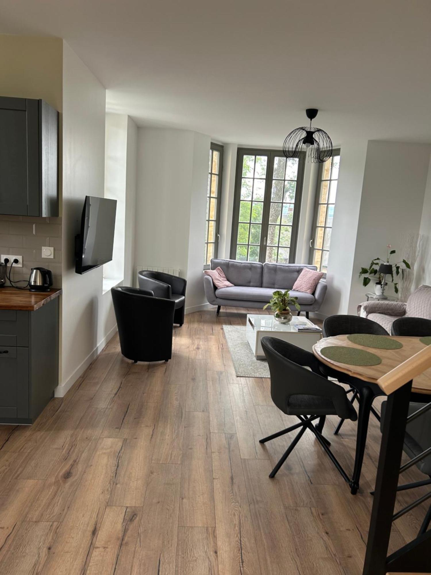 Maison Independante La Quietas Sur Les Hauteurs De Sedan Esterno foto
